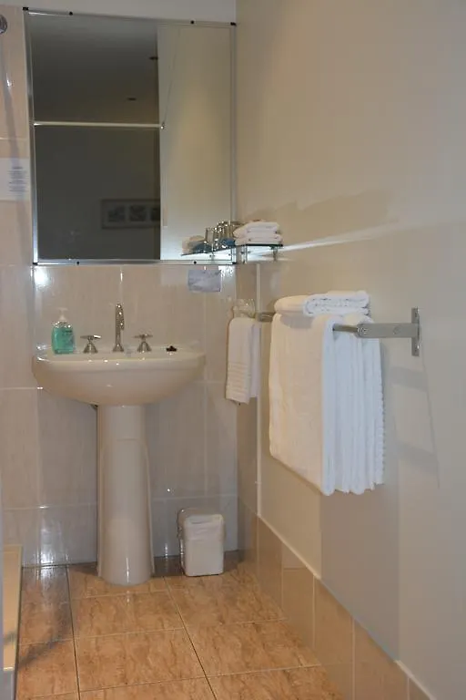 Beachhouse Bed And Breakfast Redcliffe 4*,