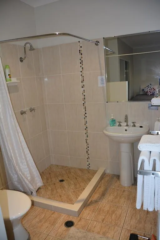Beachhouse Bed And Breakfast Redcliffe